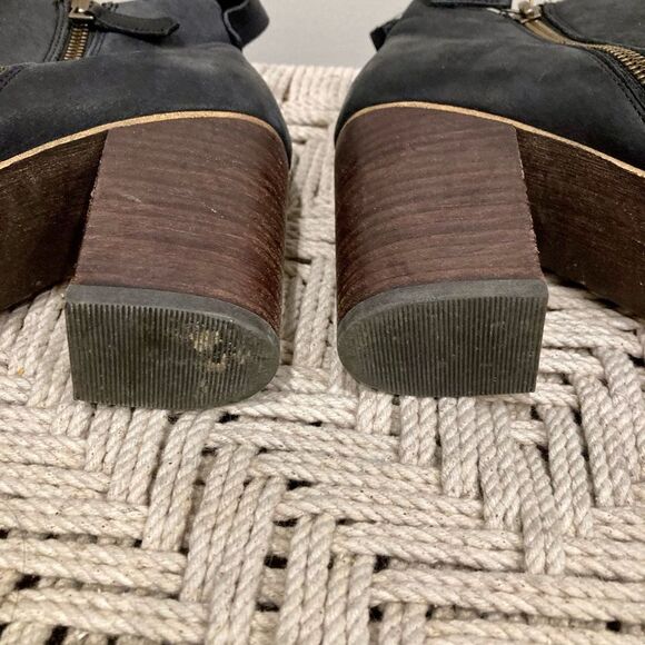 BP Lance Leather Block Heel Bootie - Picture 5 of 16